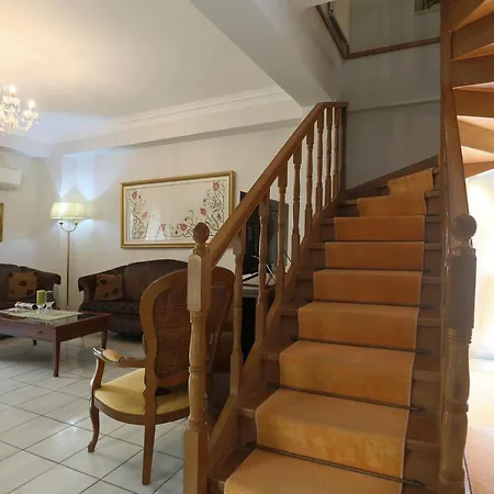 Stylish Old Town Apartman